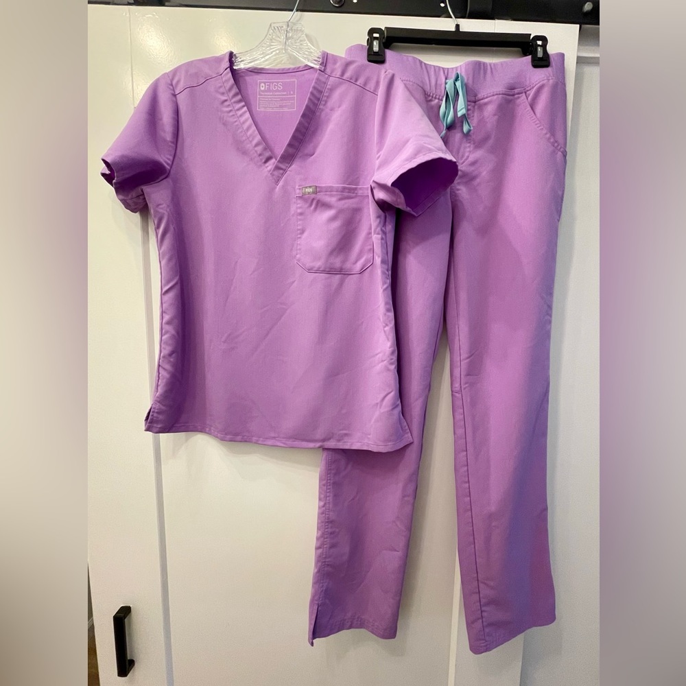 Figs scrub set in Lilac Dawn, size small top and small TALL bottoms
